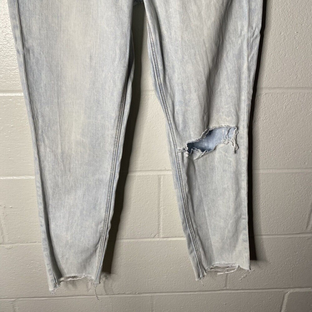 American Eagle Acid Wash Distressed High Rise Mom Jean 100% Cotton Size 6 - Picture 6 of 12